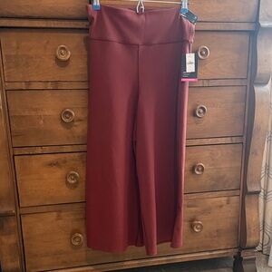GAP Fit high compression crop wide leg legging
